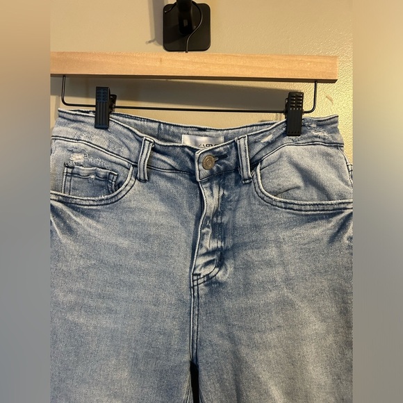 Vervet high rise straight ankle slit jeans size 27 - Picture 3 of 6